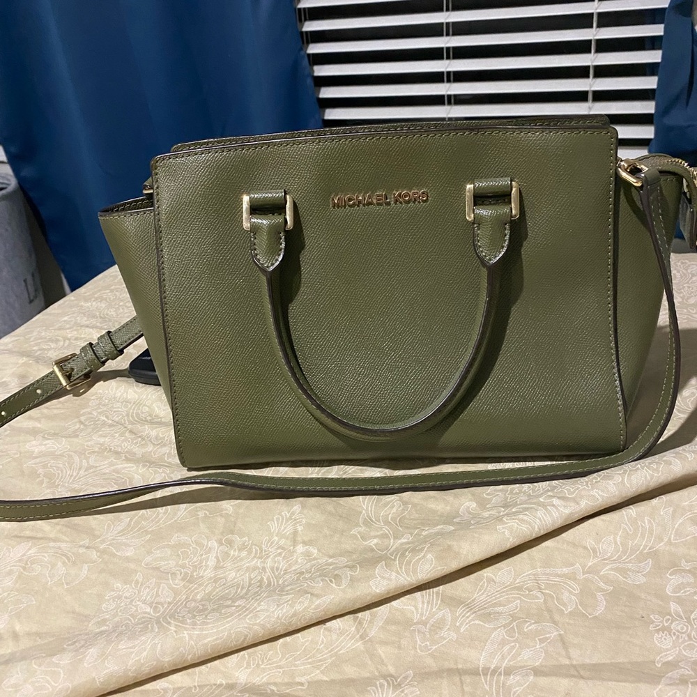 Michael kors satchel